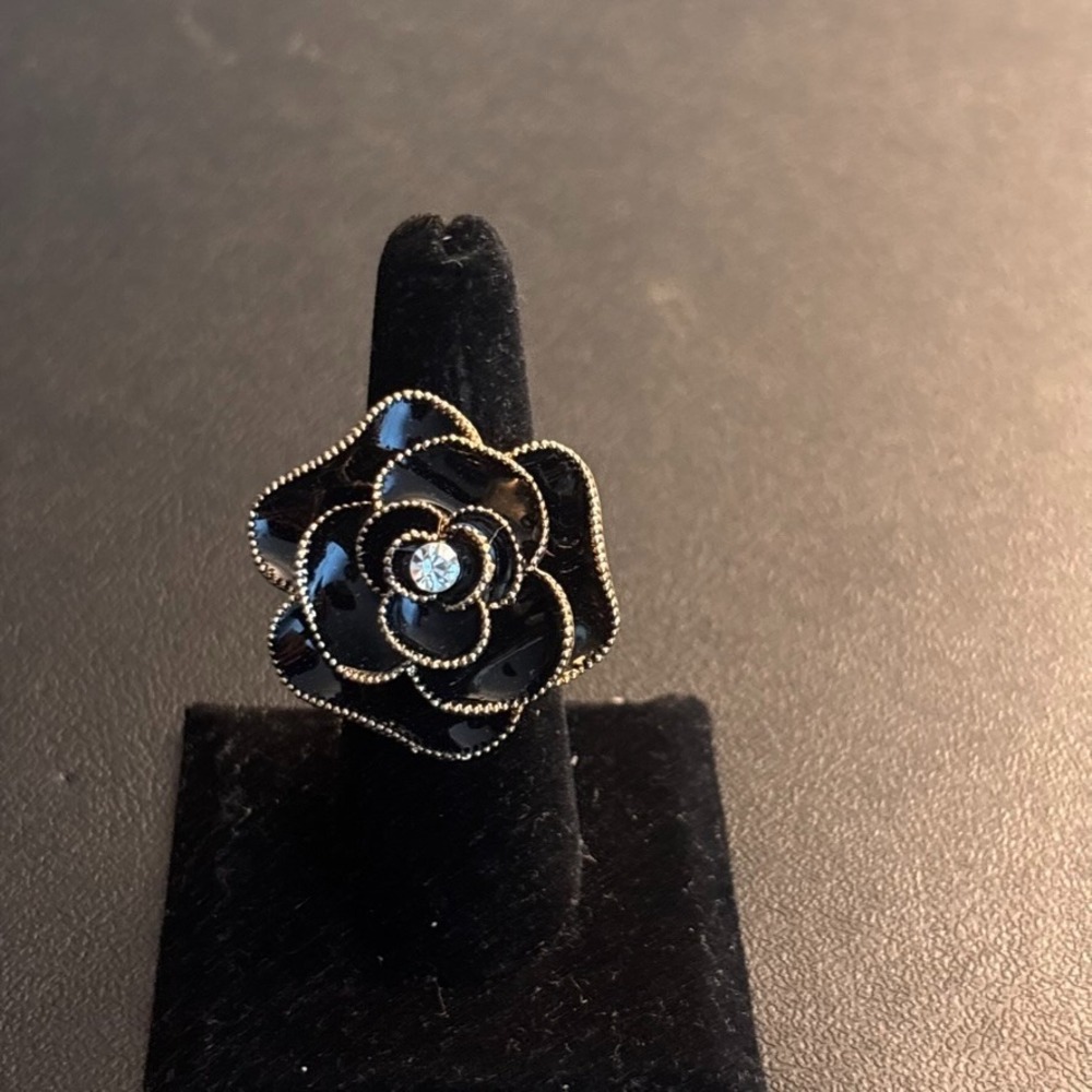 New Womens Black Gold Toned Rhinestone Flower Fashion Statment Ring Free Size